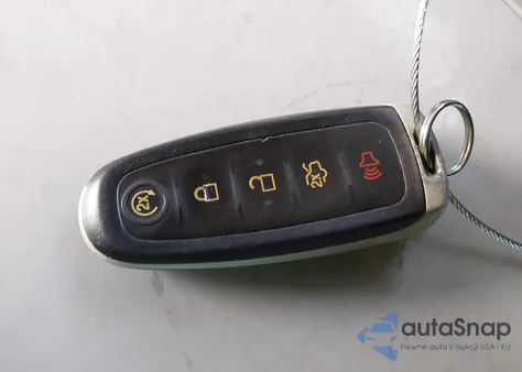 2014 Ford Escape Titanium z USA, uszkodzony, nr VIN 1FMCU0J9XEUA04504